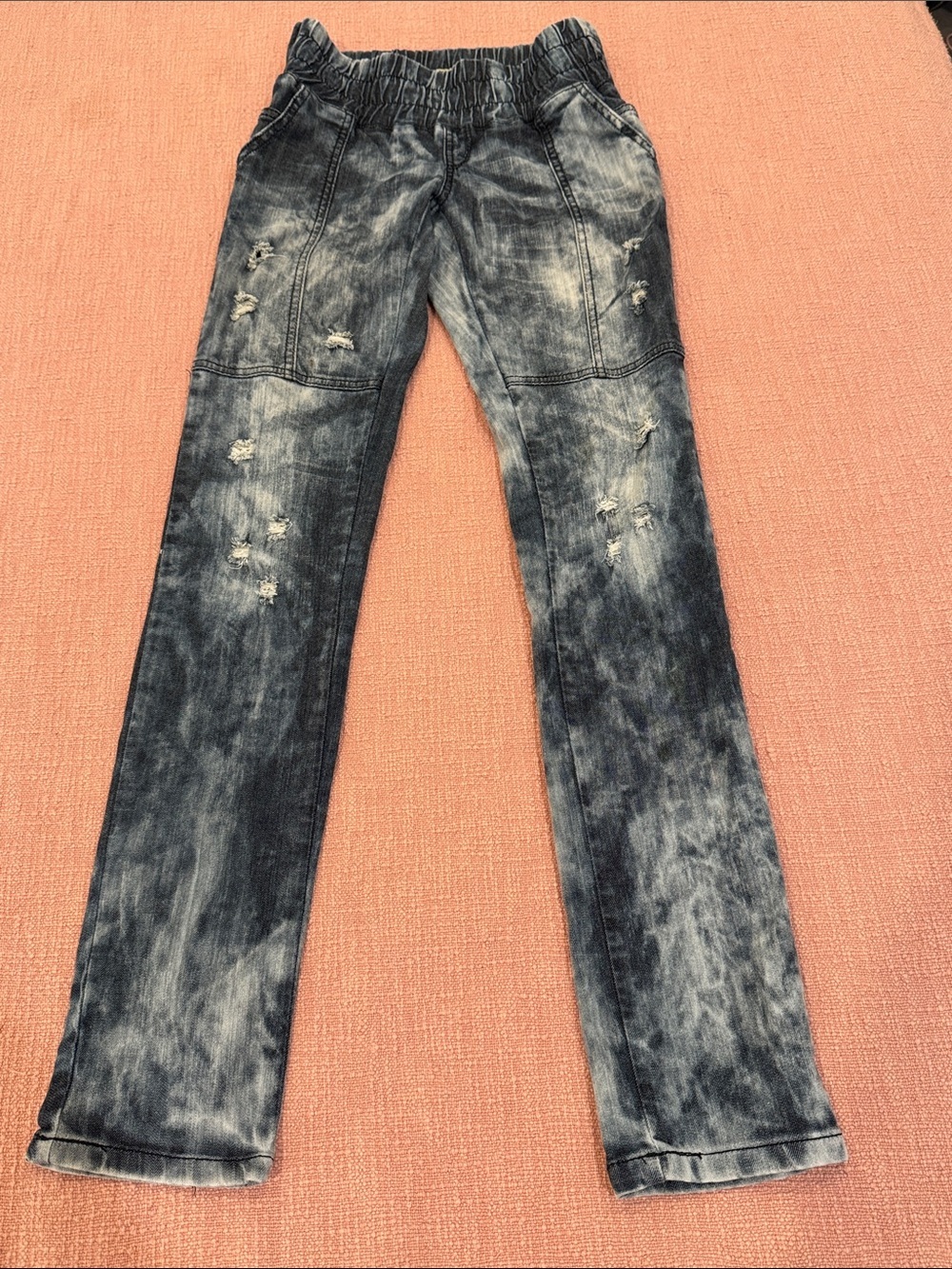 Women’s size 7 Skinny Distressed Washed Blue Jeans W27L32 rise 7.5”